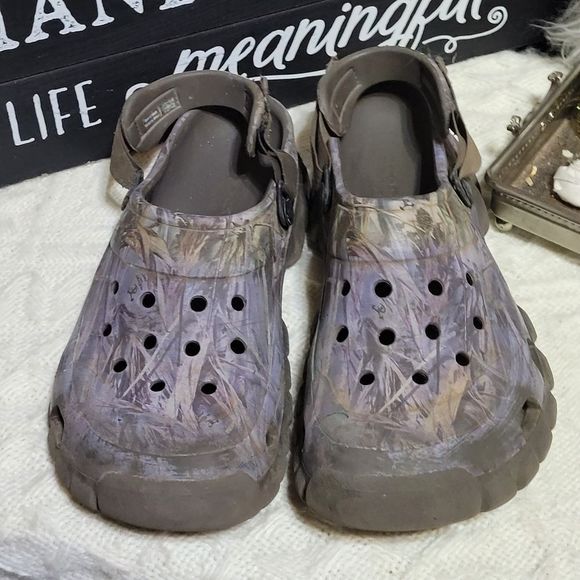 Crocs Iconic Comfort Real Tree Camo Clogs - Picture 3 of 12